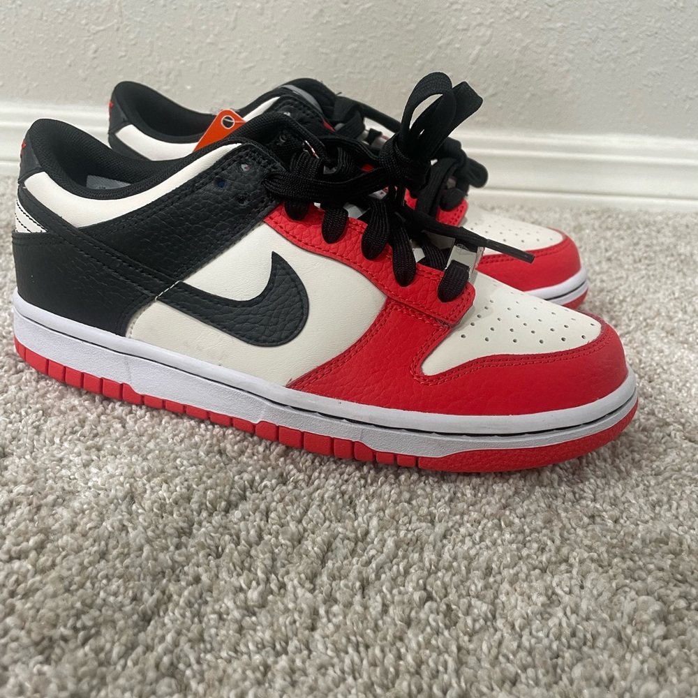 NWT Nike Dunk Low 6Y or 7.5 womens